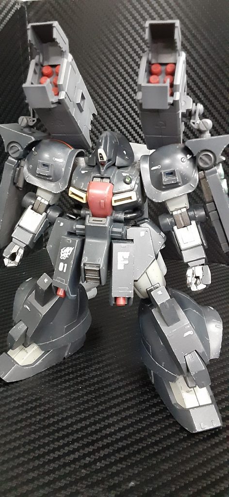 ［ミサイルユニット］普段極力ジャンクパーツ等をつかうようにしてあまりお金をかけないようにがモットーなのですが、コトブキヤのミサイルユニットは使ってみたかったので、今回は奮発しました。