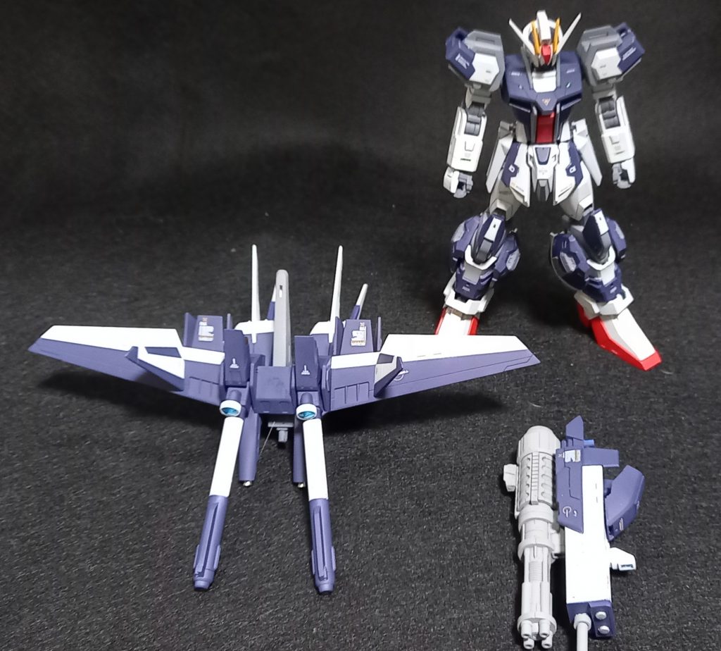 武装類を外して。
バックパックはエールストライカーとI.W.S.Pを組み合わせた複合型風にしてあります。