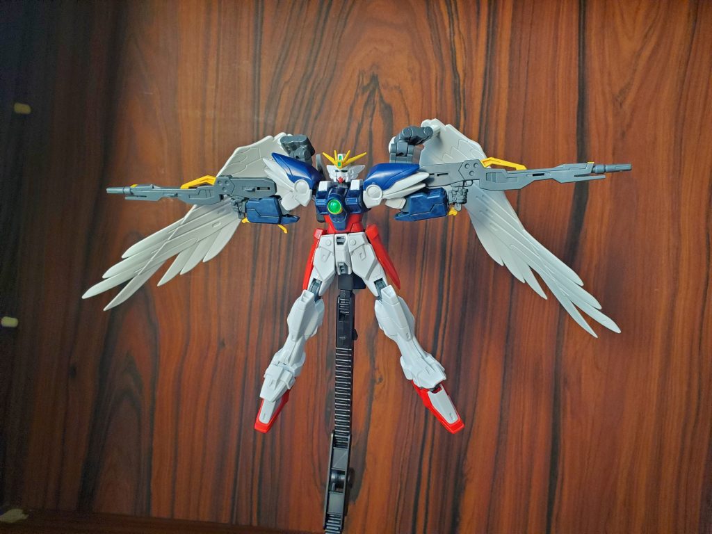 メイン射撃:ツインバスターライフル
キットそのまま素組みのツインバスターライフル。 自前でオリジナルバスターライフル作ろうかと思って案は作ってたけど、もう少し上達したら新機体と一緒に御披露目……したいなって。