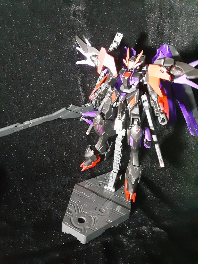 クルィクです。とても長い。写りきらない。普段は太陽炉がある左肩部にマウントされてます。