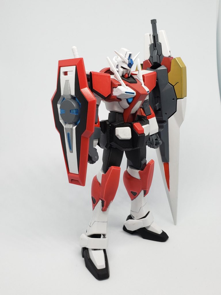 シールド等装備一式もカラーリング一緒にしています。リアルタイプカラーっぽくも見えるし、これはこれでアリか?と写真を撮りながら思いました。