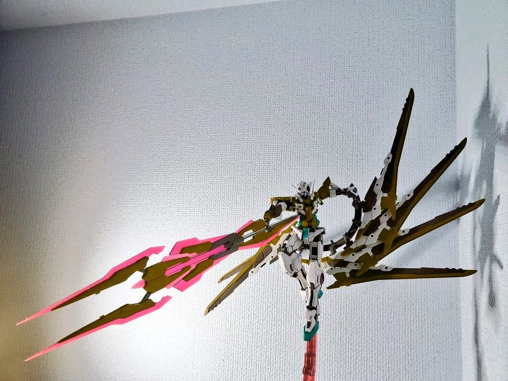 画像編集で色彩変更のお遊びですーまあ、雰囲気だけトランザム