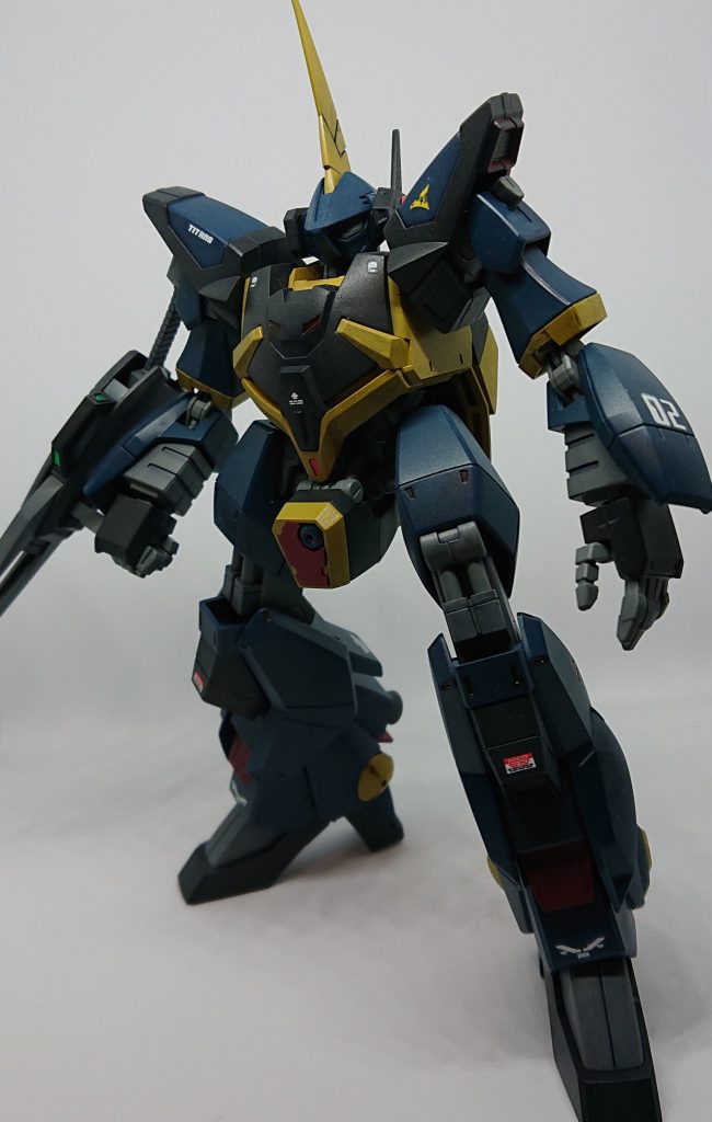 ガシガシ動かしてポーズ取らせると塗装ハガレになりそうです。