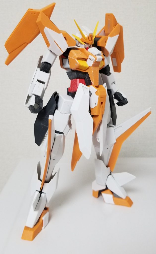 肩、胸、股間、かかと、オレンジパーツにプラ板でディティールを追加しています。完成後に自然に見えていれば、狙い通りなんですが、いかがでしょうか?