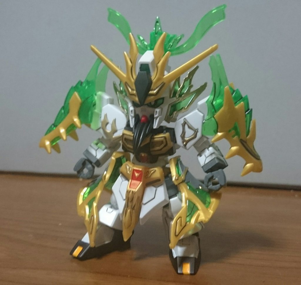 ・関羽雲長νガンダム
「三国伝」ではダブルゼータが演者だった関羽。今回はνガンダムっスね。
塗装箇所は……
・レッド……コクピットハッチ(だったところ)、股間Vの字周辺・イエロー……爪先・ホワイト……足、腹、背中・グレー……袖、下半身装飾・メタグリーン……頭部センサー前後、後頭部・ゴールド……耳のクリアパーツの縁、肩、青龍偃月刀
そこそこ多めだけど趙雲(創傑伝)やGジェネシリーズと比べたらまだマシな方……かな?