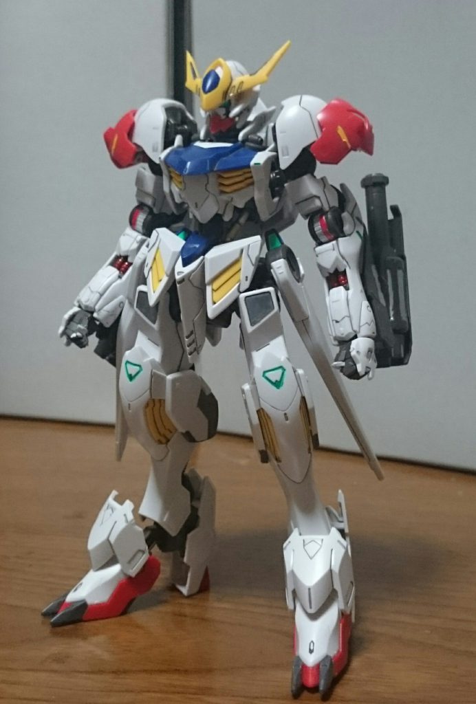 ・ガンダムバルバトスルプス
素のルプス。ルプ素。最近作ったガンダムフレーム機に合わせて、フレームのコード類はレッドで塗装。+レクスと同様に肘関節をホワイトとレッドで塗装してるっス。
このルプスは新たに購入・製作したものなんスけど、肩パーツのみ過去に製作したものをイエロー部分をリペイントして流用してるっス