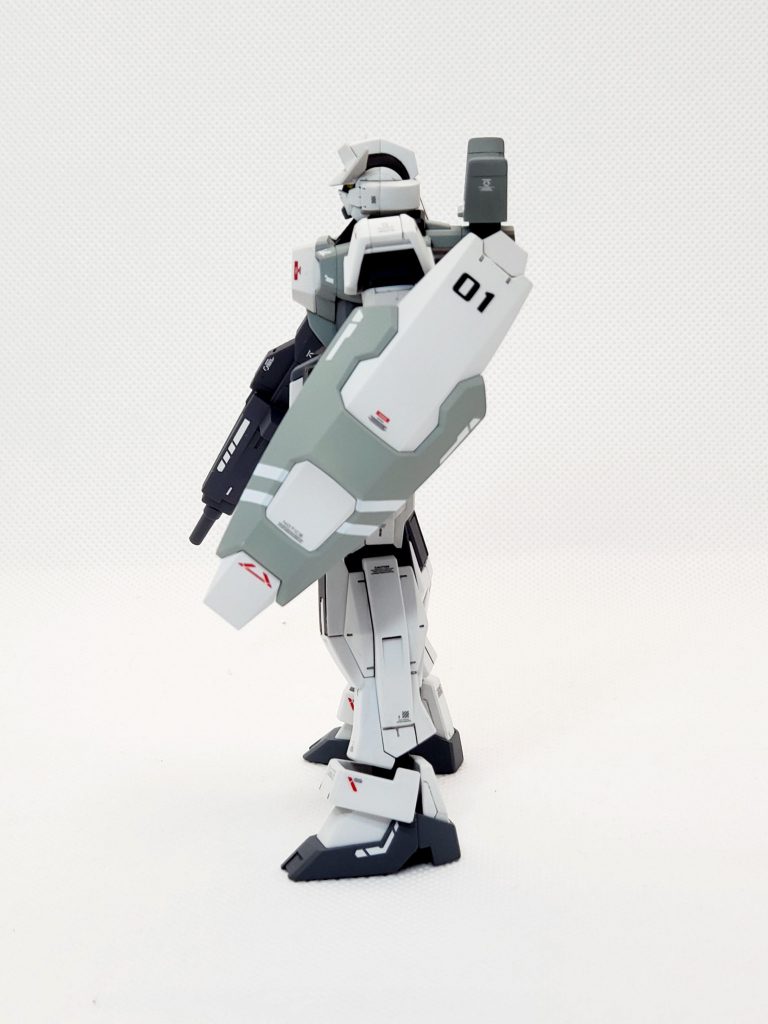 シールドは一部マスキングを用いてラインを引いています