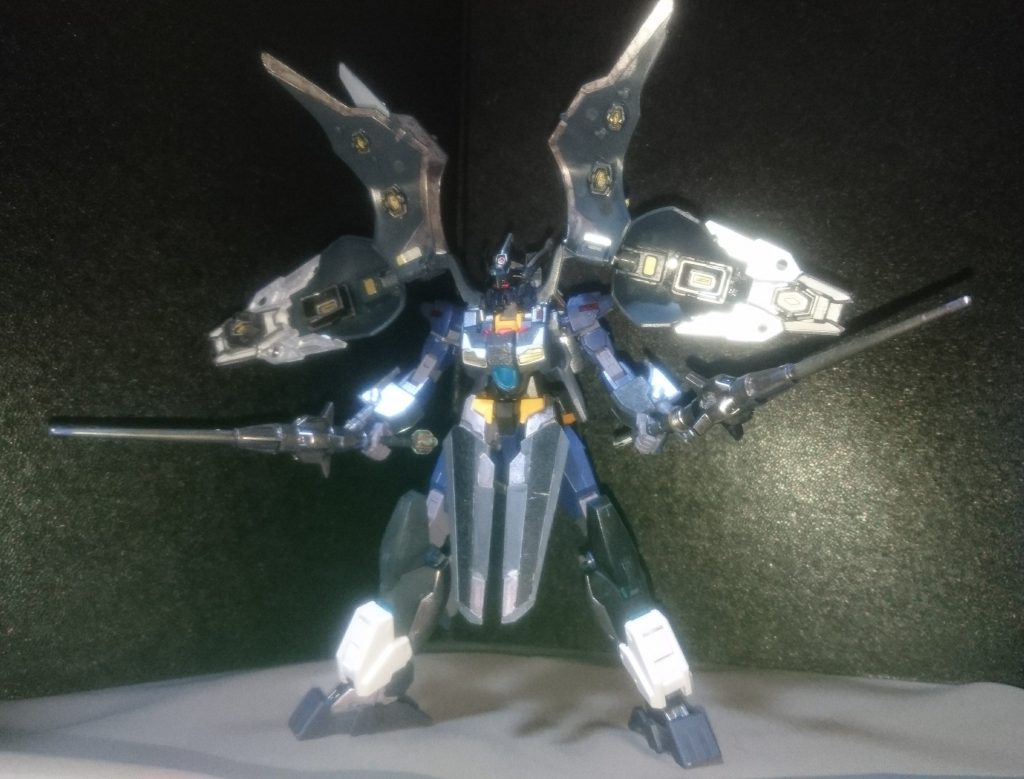 ・ウィングメガビーム砲アクティブクロークを展開することにより裏面に内蔵されている発射口から広範囲にビームを放つ。(各翼2門ずつ、全6門)※出力調整により、拡散ビームにも出来る。