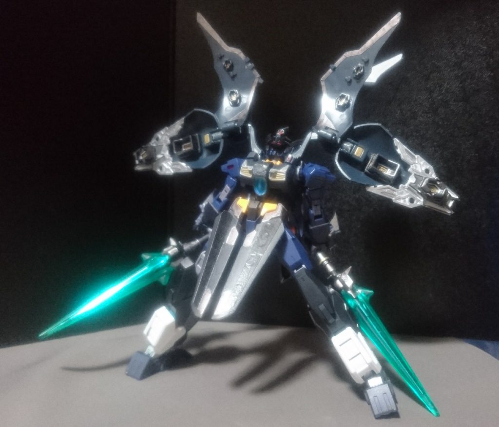 余ってたガンプラのパーツをかき集めて作ったものにしては、良いものが出来ました。以上です。ご閲覧ありがとうございます。