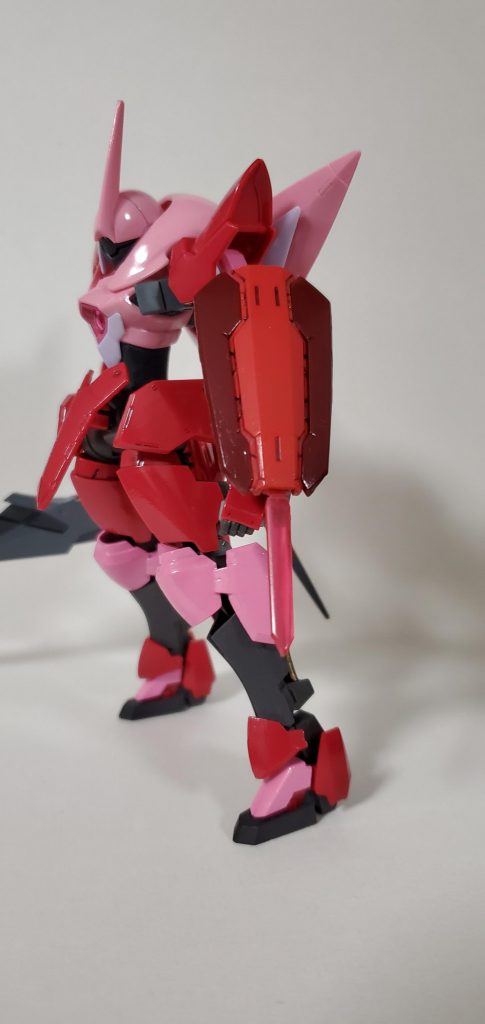 シールド
シールドにはビームサーベルが搭載されています。