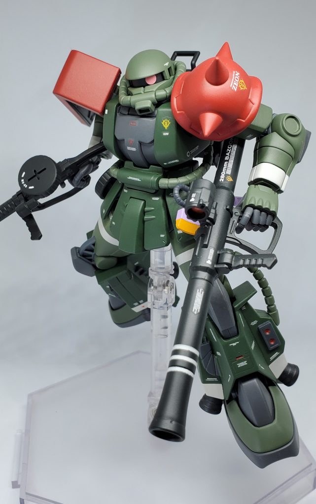 デカールはほぼMG用のデカールから色々持ってきています。HGにはオーバースケール気味ですがハッタリが効くのでMG用を用いています。