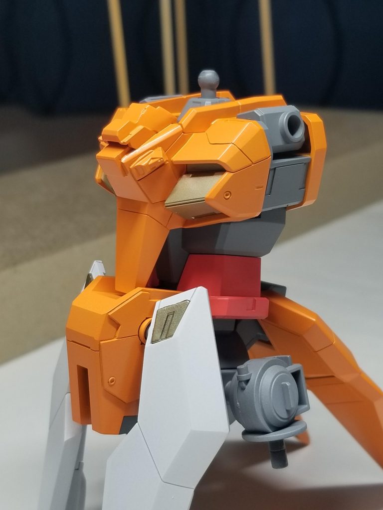 胸パーツと腹パーツの接続部分は、後方3mm上げて、傾斜をつけてます。