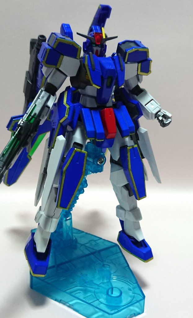 金の縁取り塗装頑張りました!青はMrコバルトブルー、金はGXメタルイエロー。重ねると色味が変わってしまうので、マスキングで重ならないように…