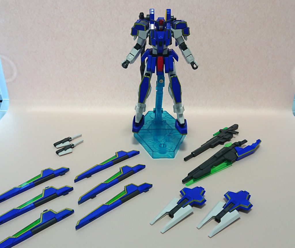 武装一覧。セブンソードから略奪したGNソードⅡブラスターは、3ミリのプラ棒に2ミリの金属棒を軸として接着し、フラウロスの背部パーツに繋げられるようにしてあります。