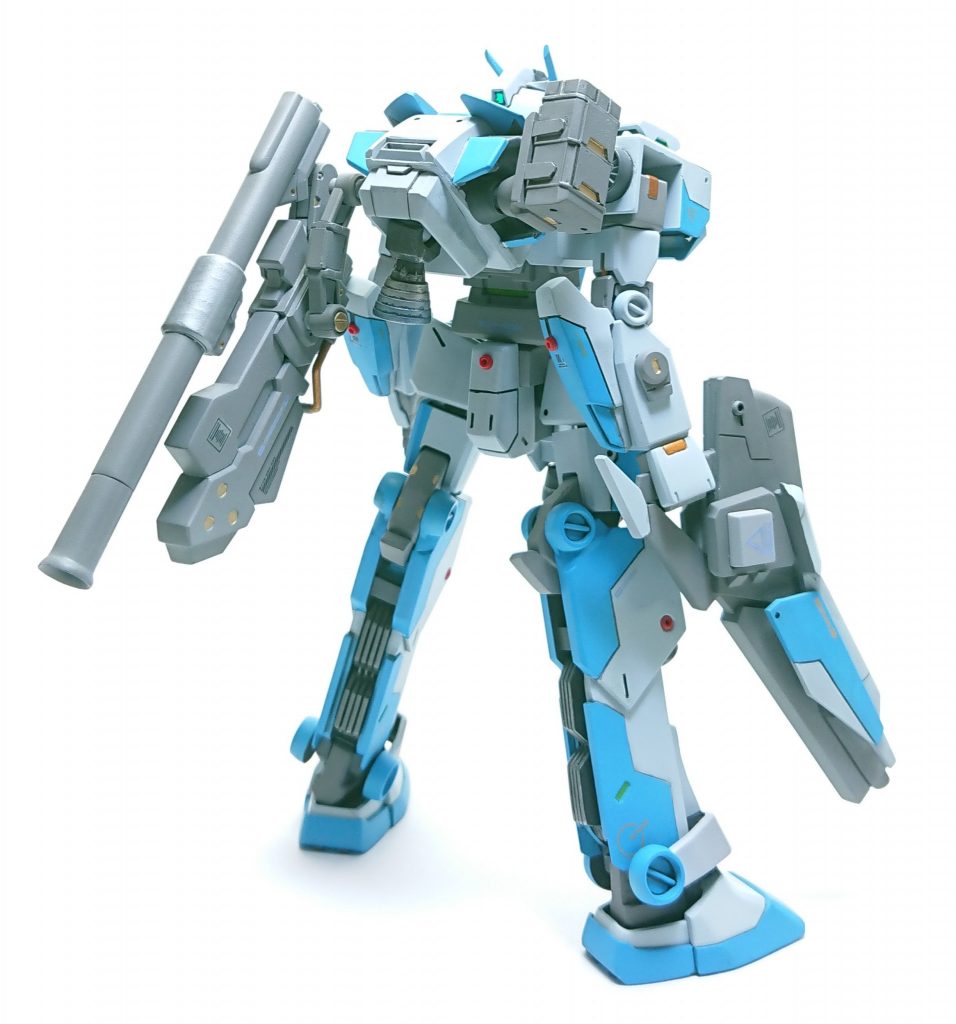 ふくらはぎのあたりは、バッグクロージャー（食パンのあれ）でシイタケ養殖しました。バックパックには漢の単発ブースター。