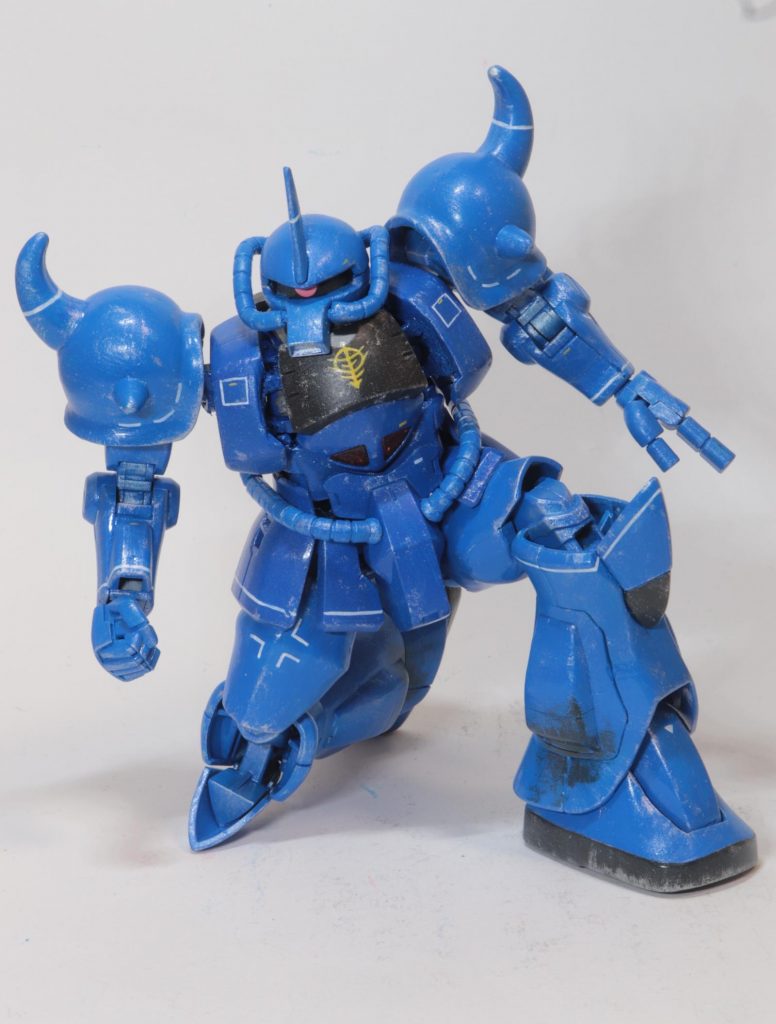 形状の変更だけでなく、胸部及び腰部の可動範囲向上のギミックも追加しました