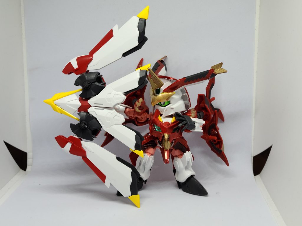 武者○秘将軍にないオリジナル武装、「矢武醒　戒忠(やぶさめ　かいちゅう)」巨大な弓から火の鳥の形の矢を放ちますオリジナルとは言いましたが、発想はレッドフレーム改のタクティカルアームズとキングジェイダーのジェイクォースからきています上2つの武装と語感を合わせたかったので流鏑馬としましたが、別に馬に乗ったりしてないので名前詐欺ですよね