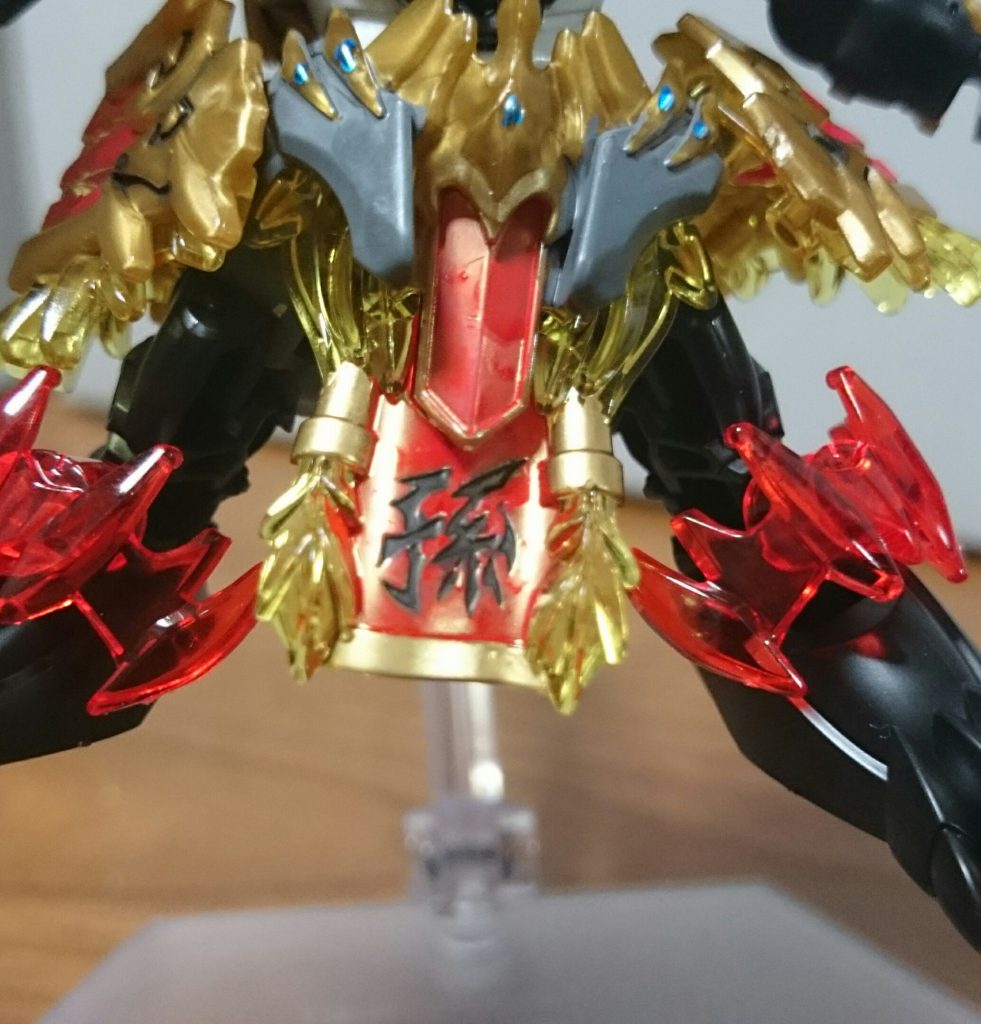 ・フロントアーマーの「孫」の字爪楊枝てでちまちま塗装するのわりかし楽しかったり