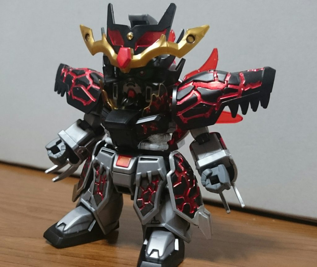 ・董卓プロヴィデンスガンダム「三国伝」では旧ザクが演者だった董卓。今作ではプロヴィデンスが演者っスね。塗装箇所は……・ホワイト……腹部パイプ・ロイヤルメタレッド……頭部装飾、焦熱刀・ゴールド……焦熱刀の鍔・シルバー……踵、ガントレット&下半身装飾の縁、バックパック・レッド……アンテナ基部、股間・スミ入れ塗料ブラック(下地グレー)&ロイヤルメタレッド……肩、ガントレット、下半身装飾、後頭部、胸部、襟、バックパックの溶岩のようなモールド今回かなり疲れたっス……全身の溶岩のような意匠がほぼほぼ塗装箇所だったので時間かかった…