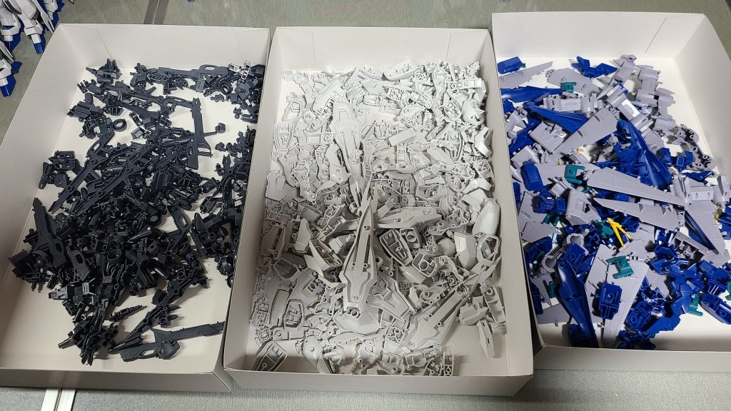 7ウィンダムのパーツ切り出し完了