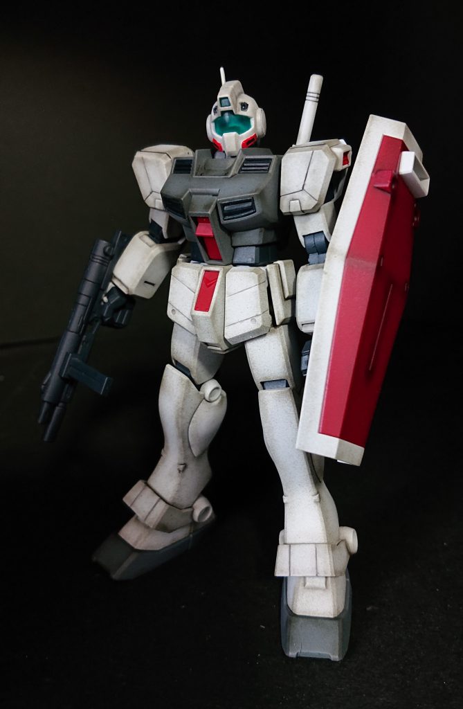 量産型の意地。シャドー吹き、スジ彫り、繋ぎ目消し、とちょっとづつ芸風を広げて見ました。シンプルだけに、情報量の変化で印象が結構変わりますね。