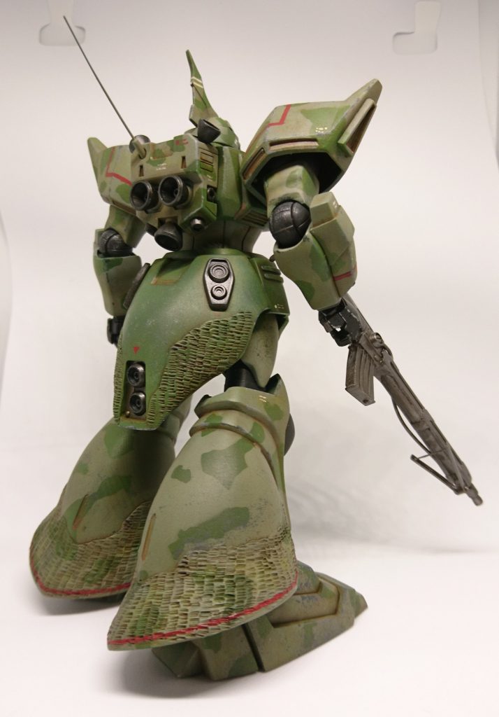 背面。プロペラントタンクはオミットです。