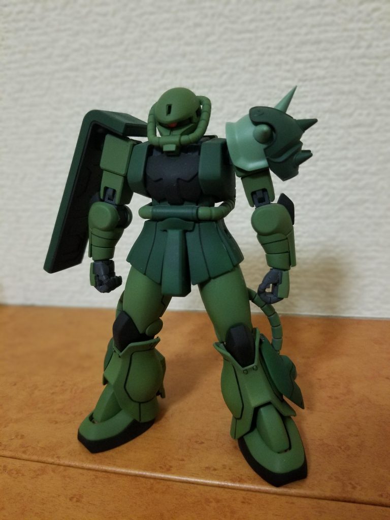 正面です肩はギラズールの親衛隊機のパーツを着け、シールドも少し延長しました。