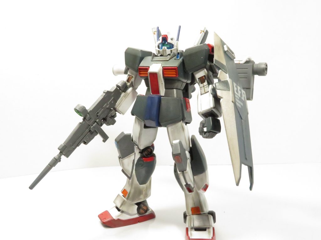 元々は、ジムナイトシーカーとのミキシング用で買ってたジムビームマスターでしたが、筆塗りを練習するためにジムⅢで作ってみました。