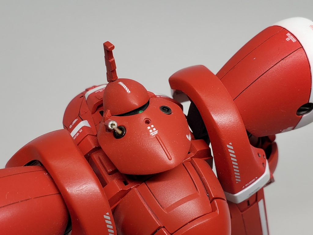 ガーベラテトラでは、モノアイに変更されましたが、その途中経過を再現。ツインアイを残しつつモノアイを追加、調整状態を表現しました☺