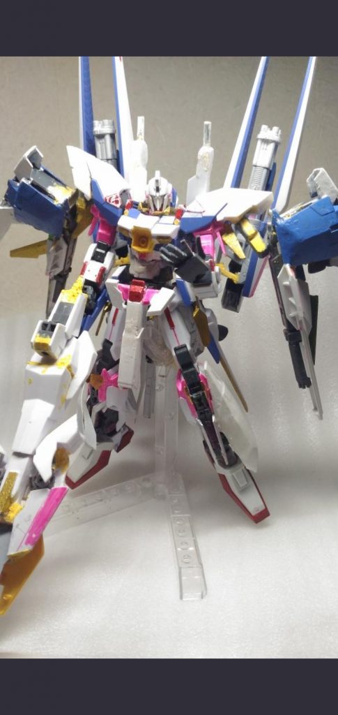 改造最初期のもの（数年前に手を着けてから、色々あって放置してました...。ファンネルや銃火器なんかも装備してましたが、動かしにくかったんですね。以上、ありがとございました!!!!