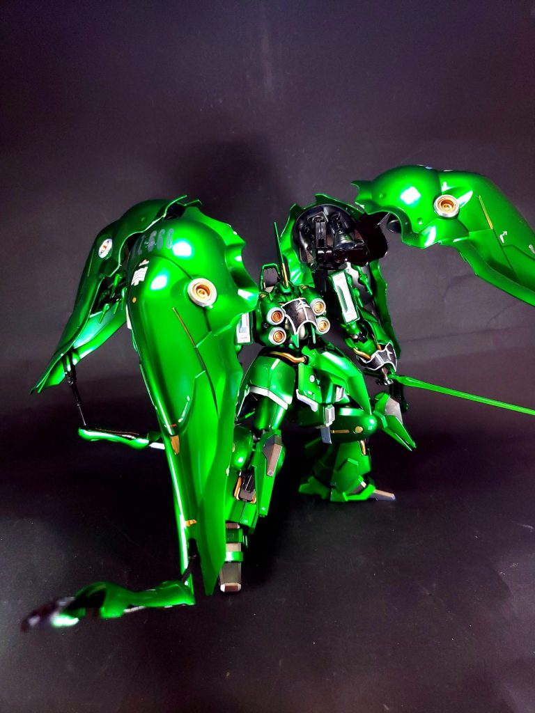 劇中での活躍インダストリアル7強襲時は、数で勝るネェル・アーガマのMS隊を次々と撃破。そしてデブリ宙域に避難したネェル・アーガマにシナンジュやフル・フロンタル親衛隊と共に襲撃し、ユニコーンガンダムを鹵獲する。