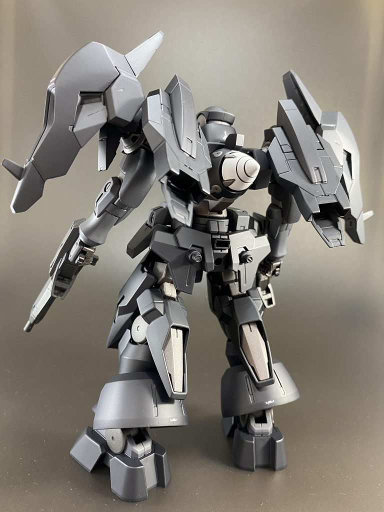 背中のGNドライヴはそのままが好みだったので、背負い物は付けずにそれ以外を盛って仕上げました。