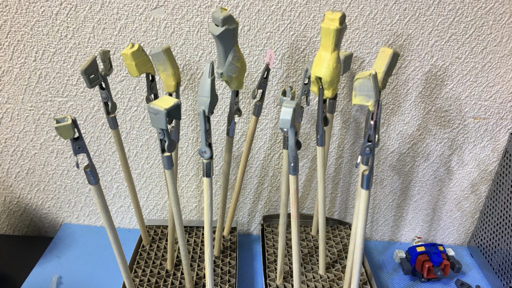 マスキングして塗装。