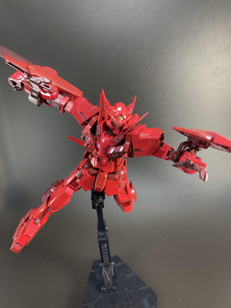 元々赤い機体な上、更に赤くなって残像を残している資料しか見つからなかったので、自分なりに工夫してみました。