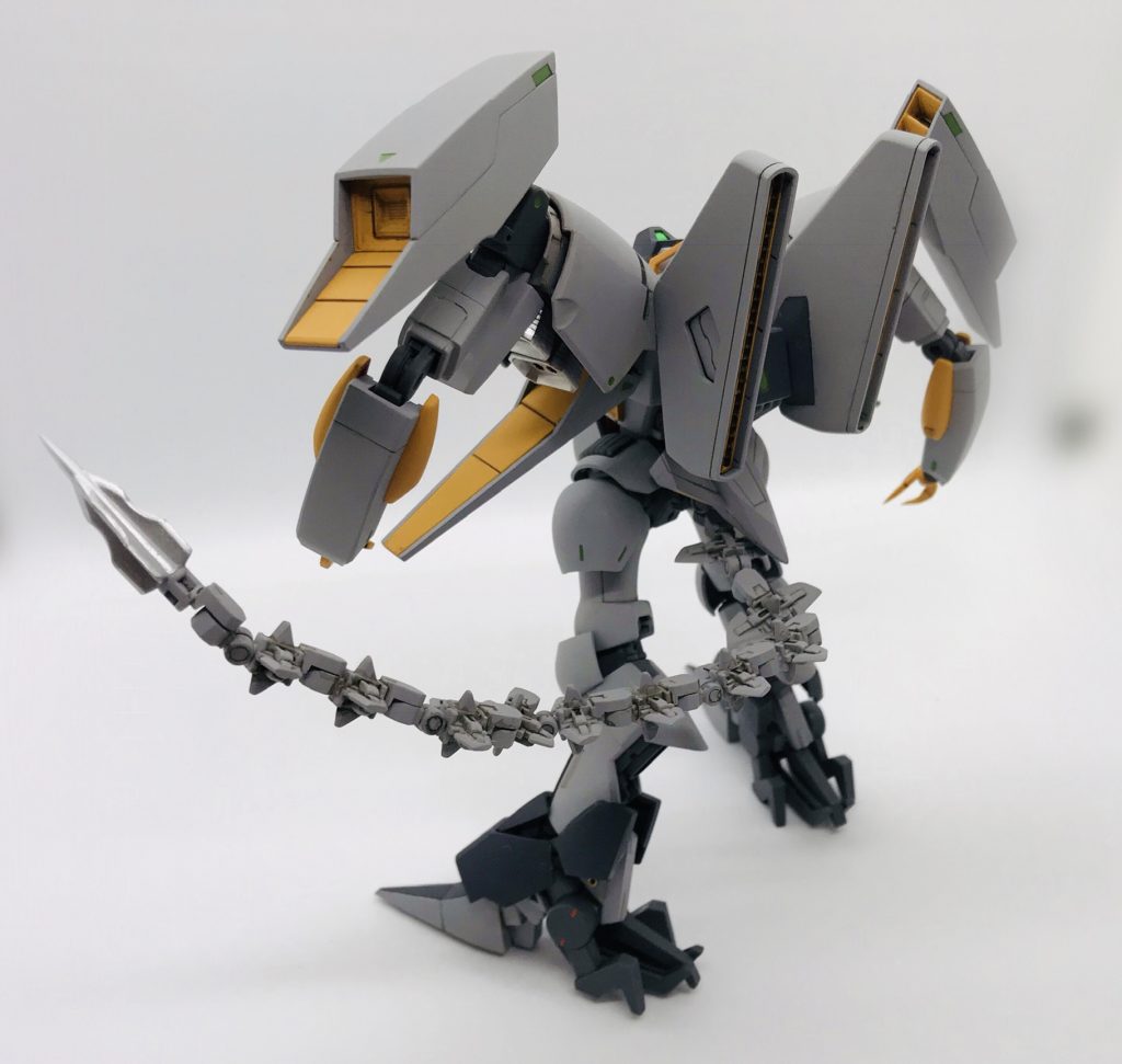 飛行時の機動及び安定用にスタビライザーを装備してます。
ちなみに先端はヒートナイフにもなります、