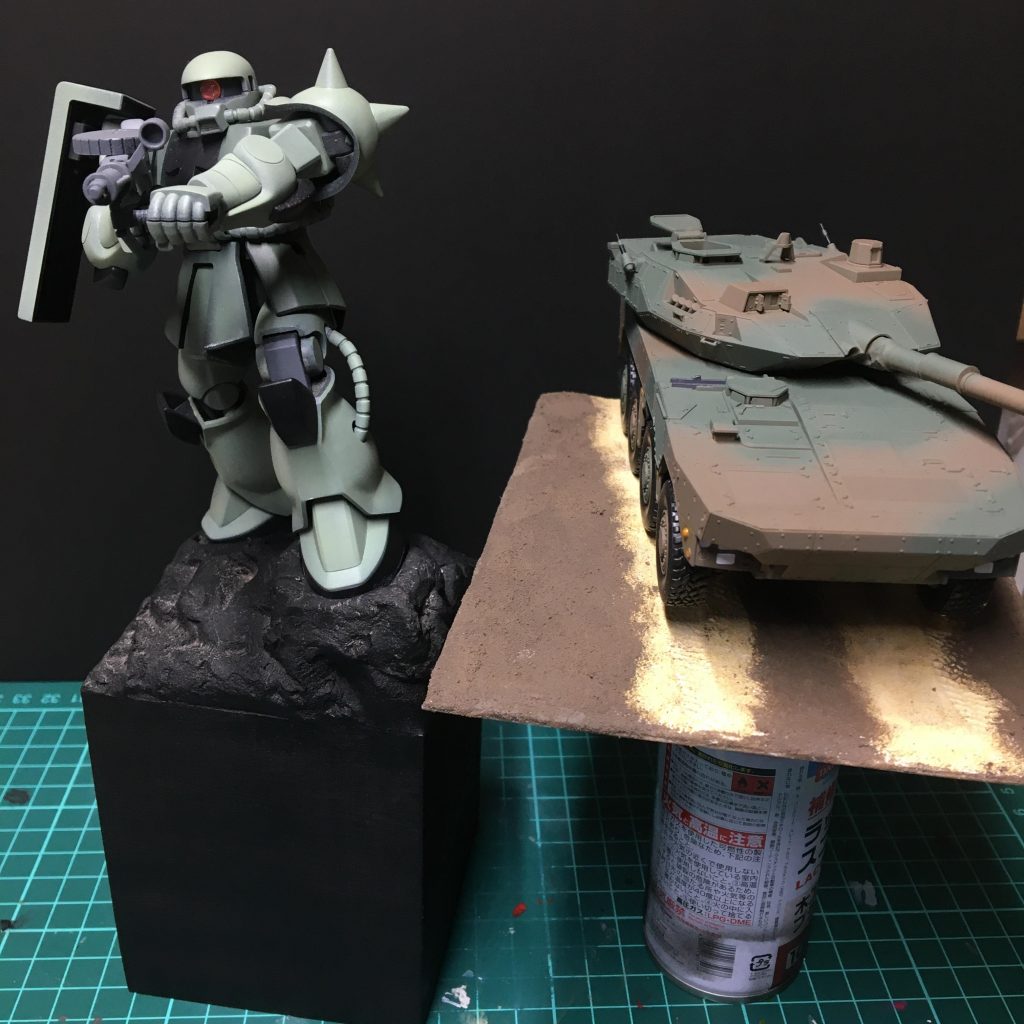 全体を黒で塗装