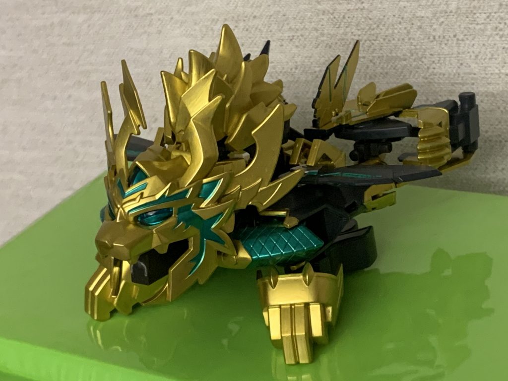 サポートメカ「機動装甲之瑠雲」(きどうそうこうのるん)追加用武装が合体し車輌型メカとなる。