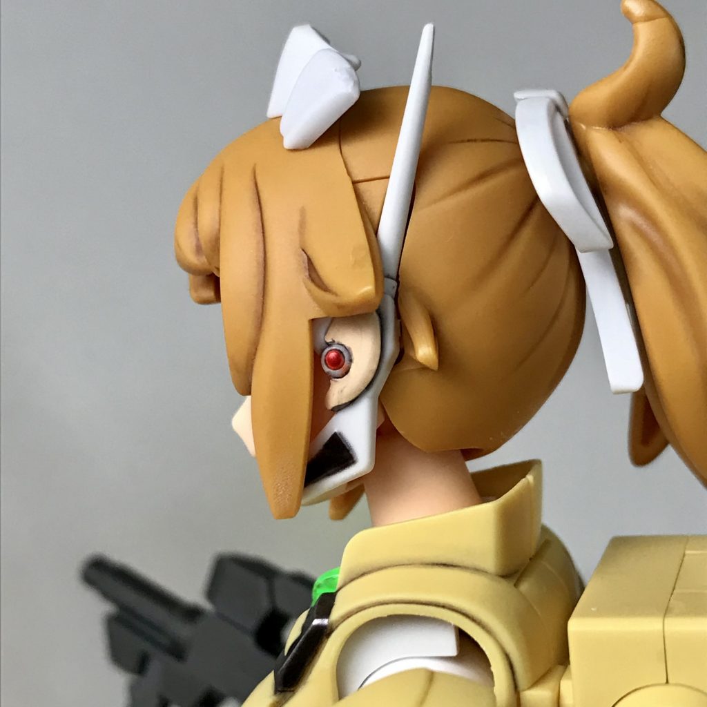 ヘッドセットを若干の塗り分け、アンテナは旗をカットしました。