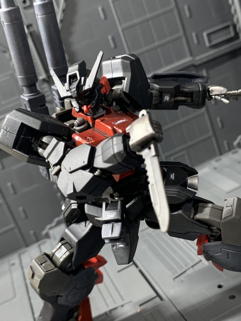 ナイフ。フロントアーマーに装備。あくまで非常用の武装である。