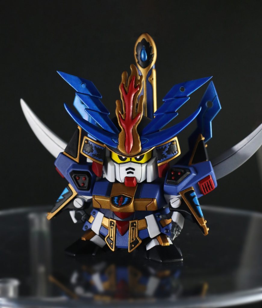 正面から。キャラクターとしては後に大将軍になる荒烈駆主や鳳凰頑駄無の影に隠れがちですが、天下統一編らしさが詰まった非常に魅力的なデザインです。