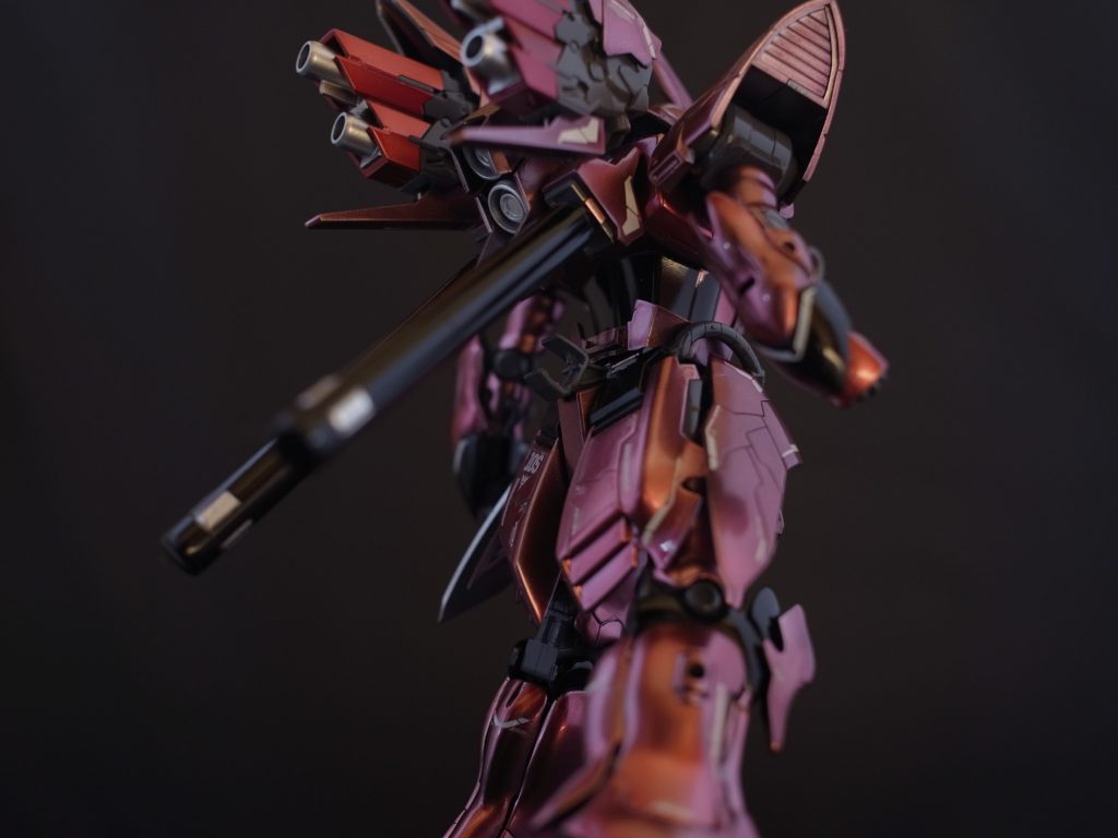 バックショット。メカっぽさが写真に撮れて良かったです。