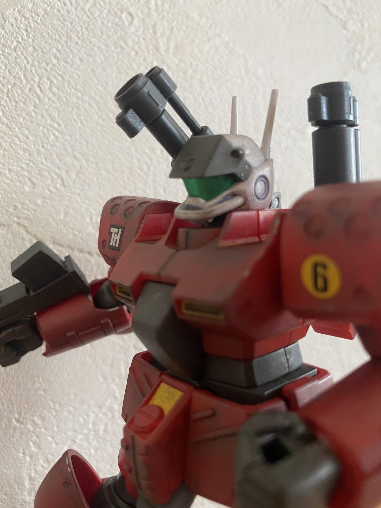 やっぱりガンプラ製作は楽しいですねー。