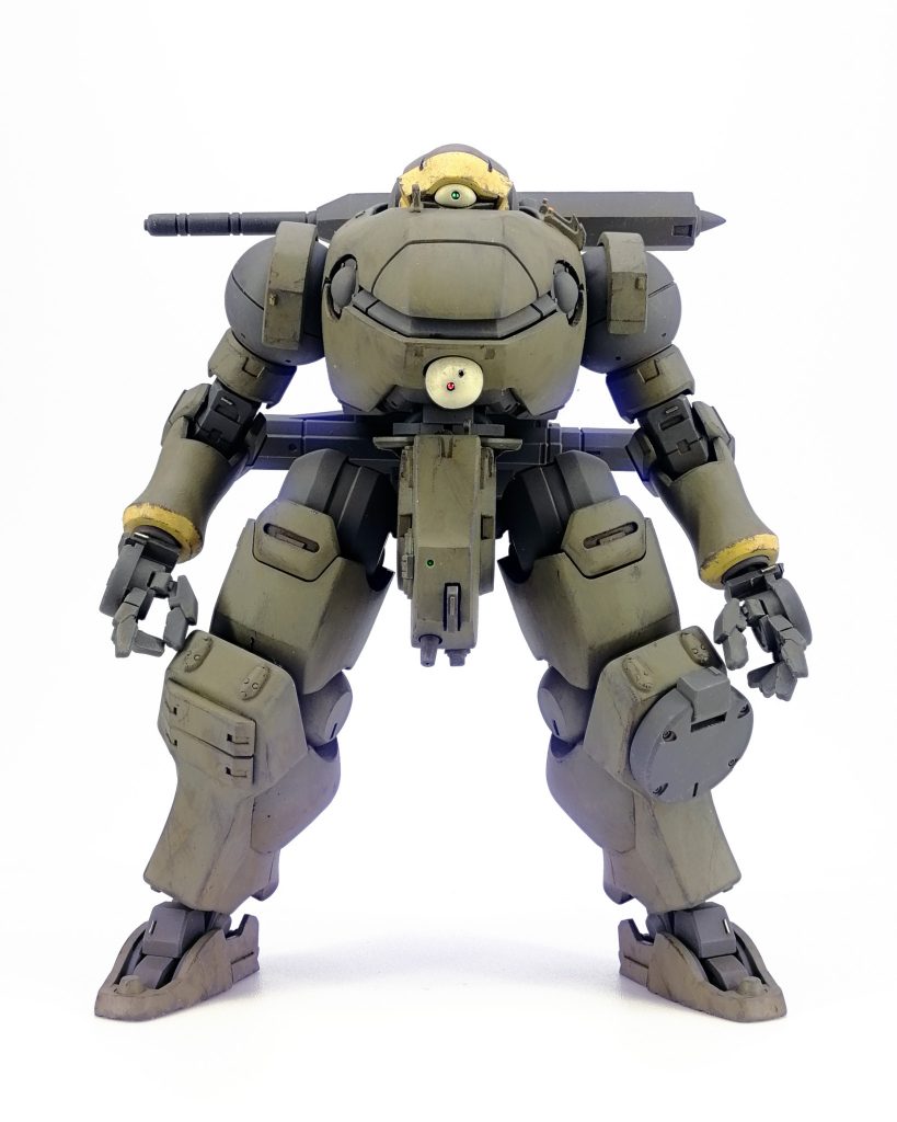 設定的なアレブルースランドと総称される西の亜大陸は度重なる民族紛争により荒廃し、今や東西を問わない兵器開発企業の実験場、あるいはデモンストレーション会場と化していた。安価にばらまかれる兵器に混じり継ぎ接ぎの出来損ないのように偽装された試作機や新商品が投入され、地域のバランスなどお構いなしに破壊をばらまいては去って行く。グリオファーと仮称されるこの機体もその一つ。安価なラーダ民会連邦系ライトクラスＷＴをベースにどこからか集めてきた第二世代機の手足で強引に組み上げた「歩けるだけでもマシな方」に見える機体だが見る者が見ればそのような構成では全くシルエットが異なることが解る。実際の所この機体の内装は外見とは全く異なるゲイレモア系統に連なる機体で第三世代機のライトクラス級までのダウンサイジングと最終的には小型化し第三世代機相当にする事を前提とした高出力動力ユニットの実験機として製造された。外洋に存在する巨大プラットフォーム艦を拠点とする違法技術産業集団（実態は複数の兵器開発企業が参加する違法実験集団）HOWAによってブルースランド各地で運用され、いずれ来る真の外装を纏うまでの日々を混迷する大地で連ねている。