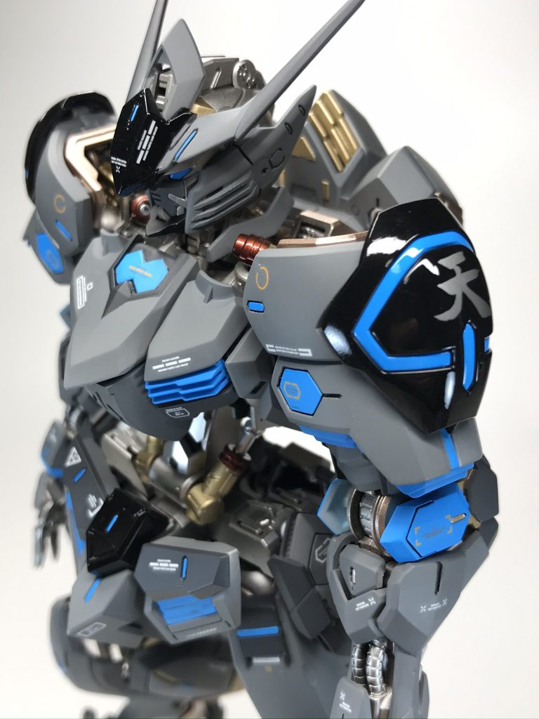 肩アーマーの漢字デカールがお気に入りです