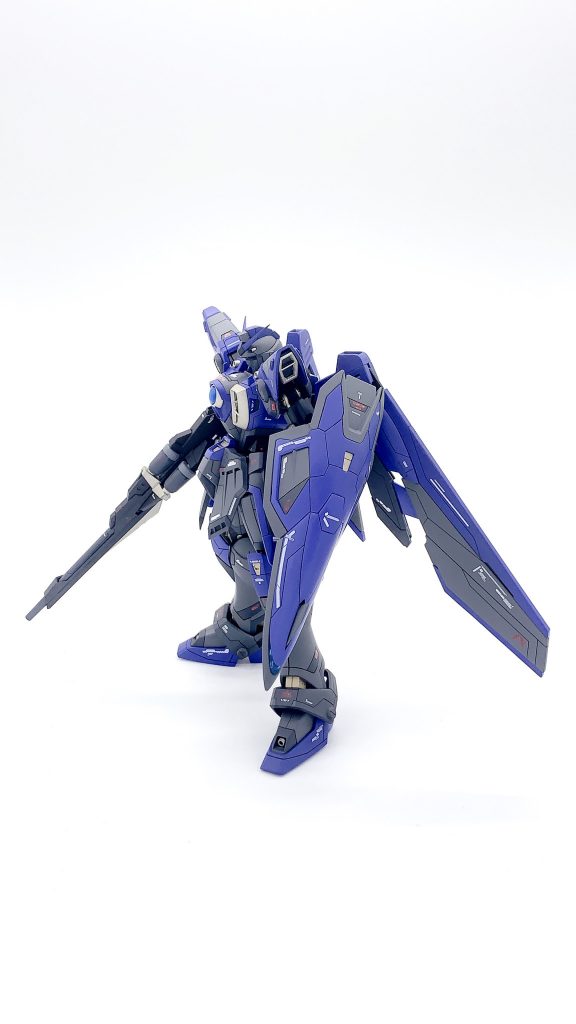 塗料は前回のヘビーアームズで使わずにそのままだった色の缶スプレーを使用しました。 次はエアブラシにチャレンジします〜