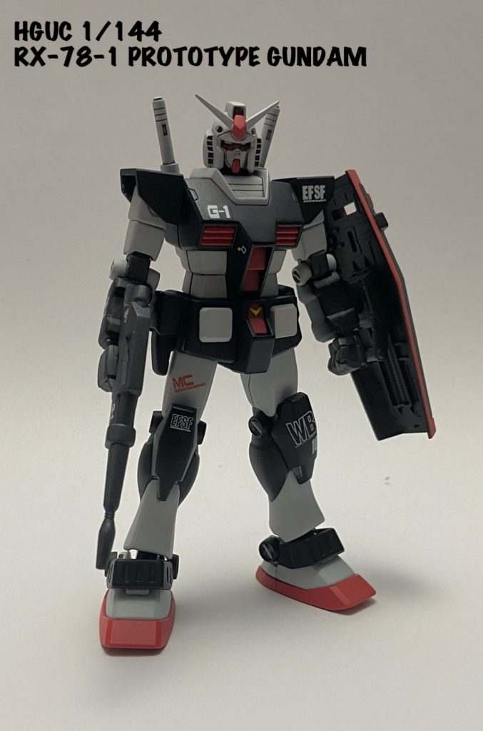 非常に安定感のあるフォルムです。
改修は旧キットとプレバンMGを参考にしました。