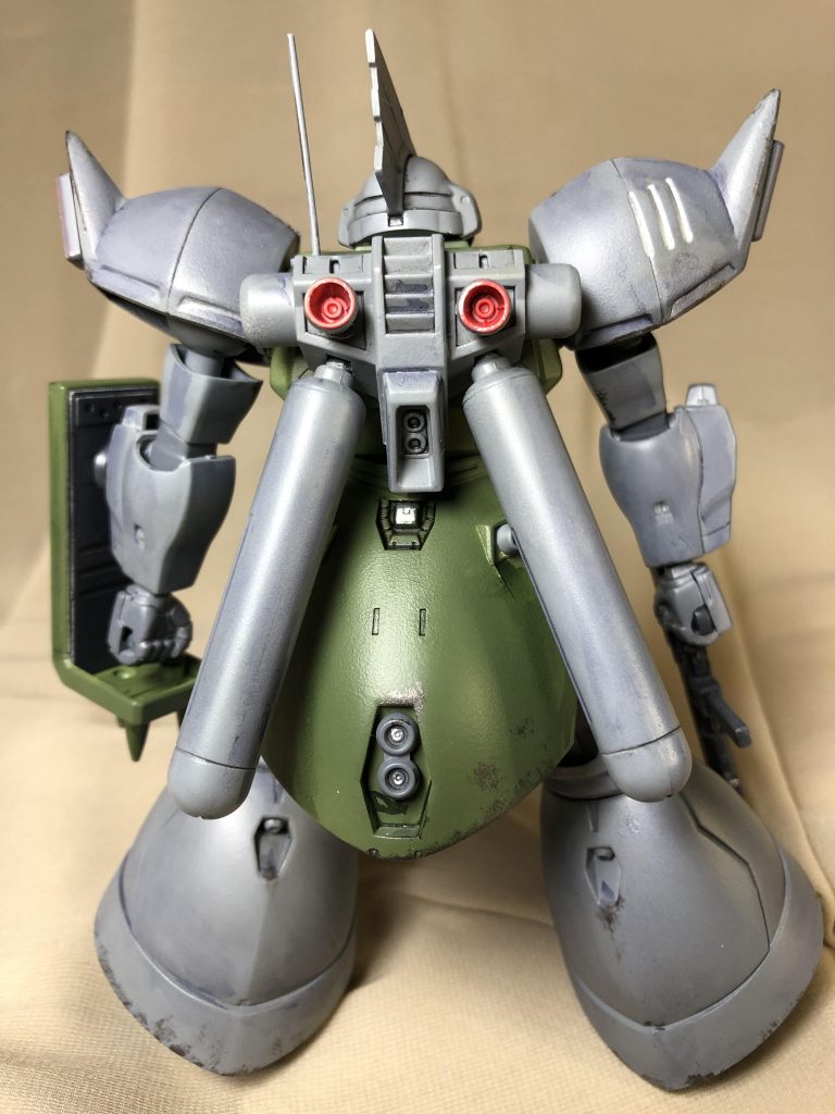 背中の補助ブースターはどこかにいなくなりました。作った事がある人はお分かりになるでしょうが小さすぎませんか?