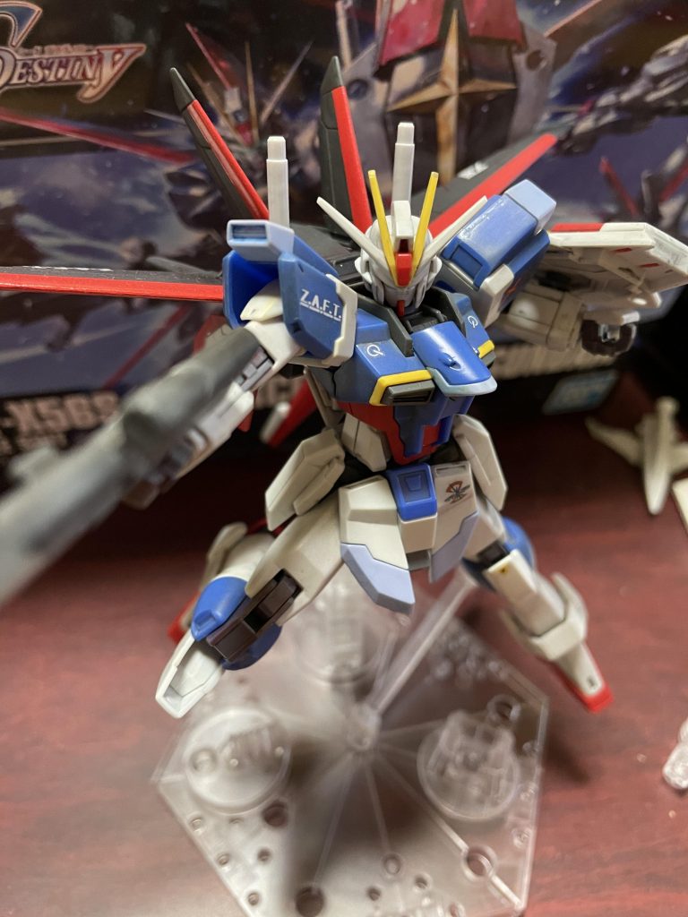 ライフル構えて正面から