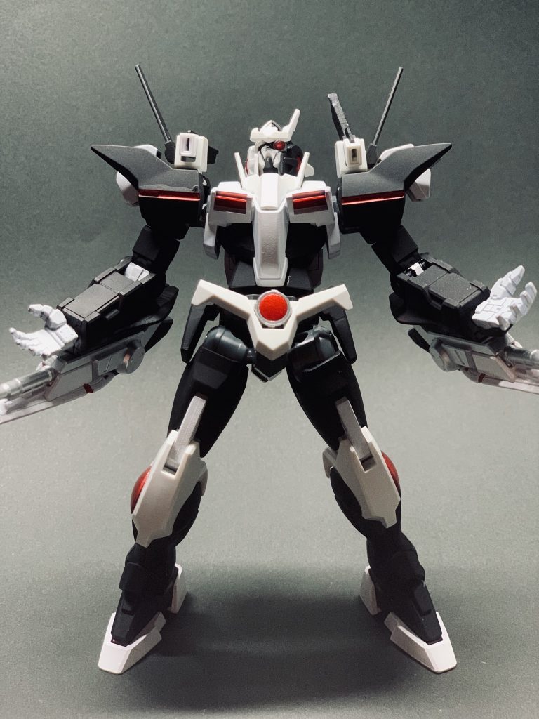 左目はくり抜いてレンズアイを入れてます。アークワンも左右で目の大きさが違うのでそこを再現してみました!