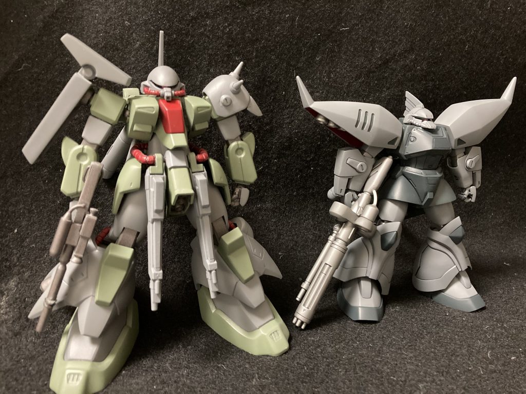 最後に昔作ったネオ・ジオン所属機と一緒に.去年は流行り病で色んなことが潰された一年でしたが,今年はその時間にガンプラ制作にも勤しみたいと思います.次回作に,今年の惰眠に乞うご期待くださいまし!あけましておめでとうございました!